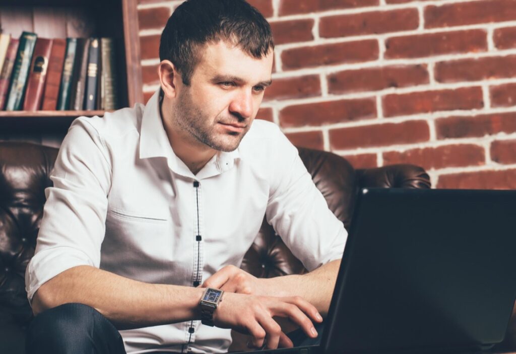 Lenovo ThinkPad P16 Gen 2 to zaawansowany technologicznie laptop, który spełni oczekiwania nawet najbardziej wymagających profesjonalistów kreatywnych